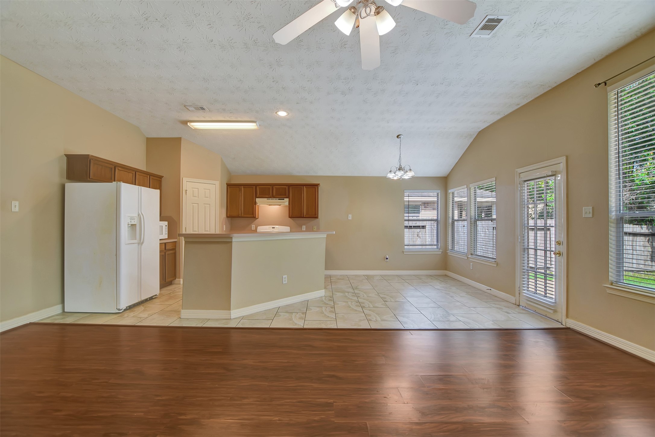 19017 Hammer Lane Property Photo 13
