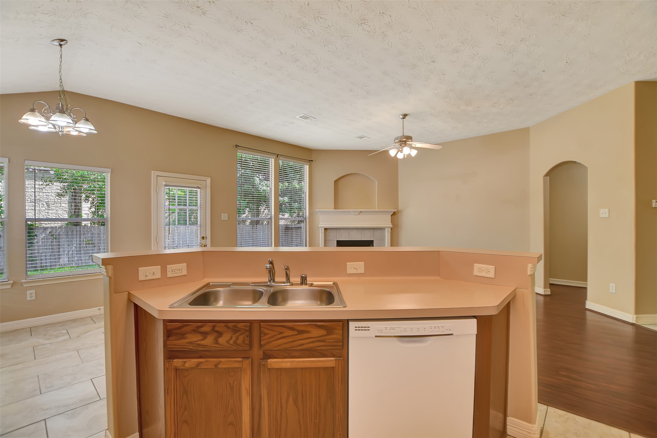 19017 Hammer Lane Property Photo 16