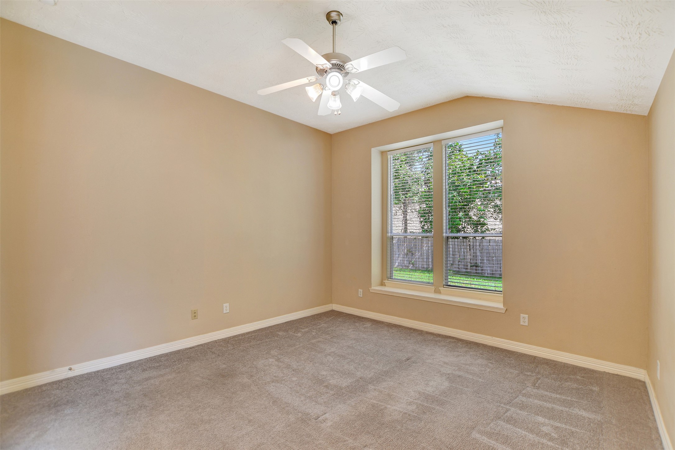19017 Hammer Lane Property Photo 22