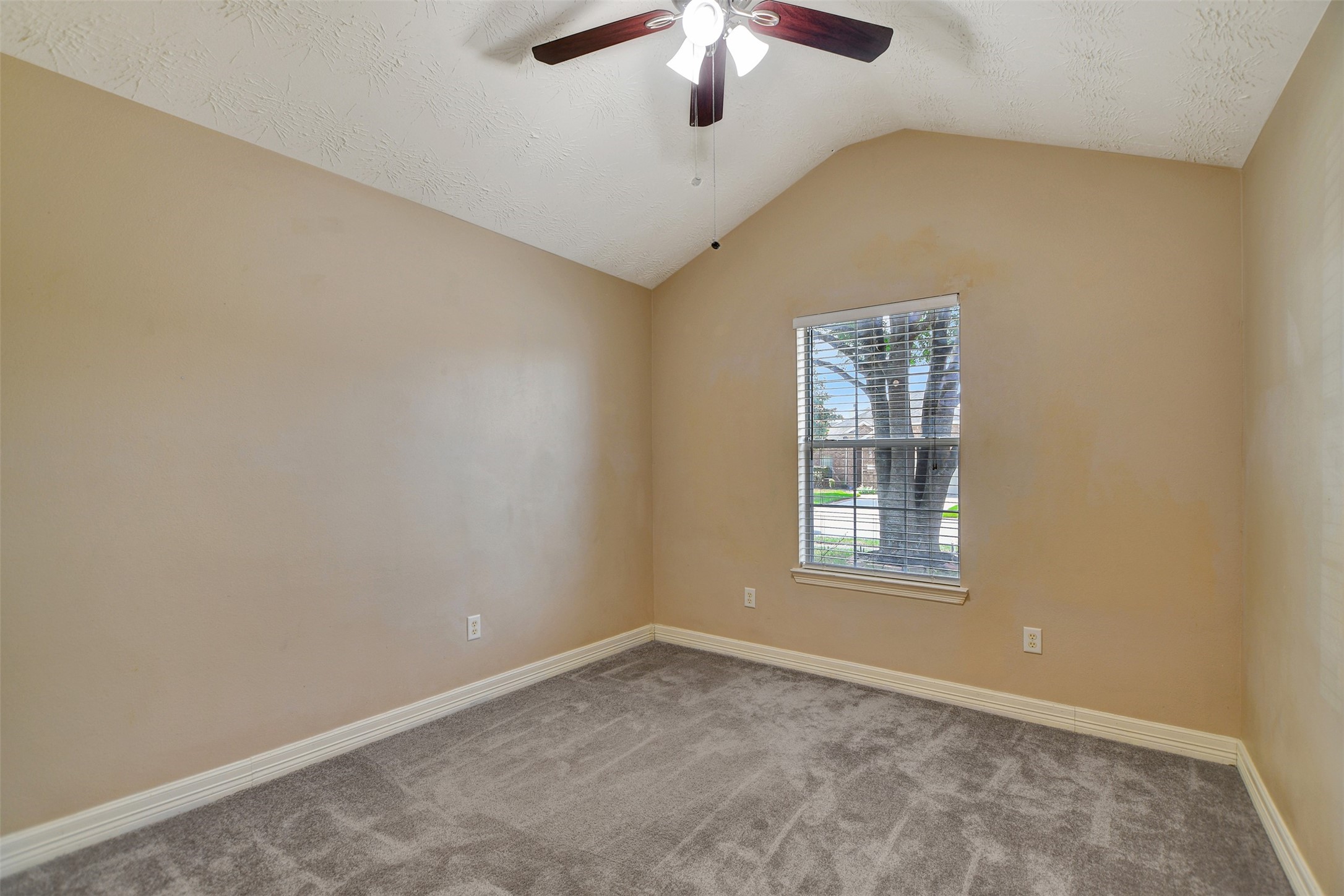 19017 Hammer Lane Property Photo 29