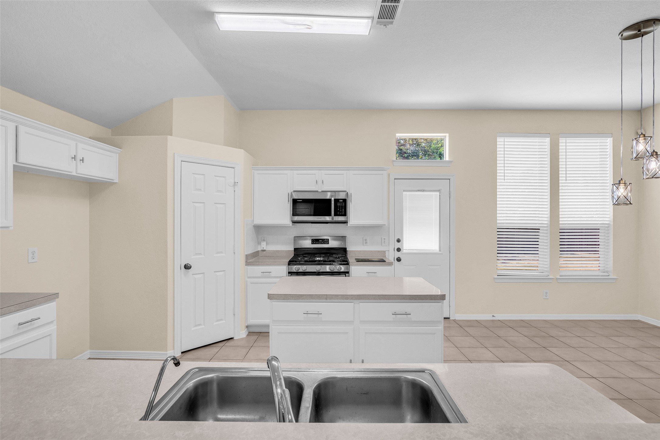 6003 Decker Ridge Court Property Photo 9