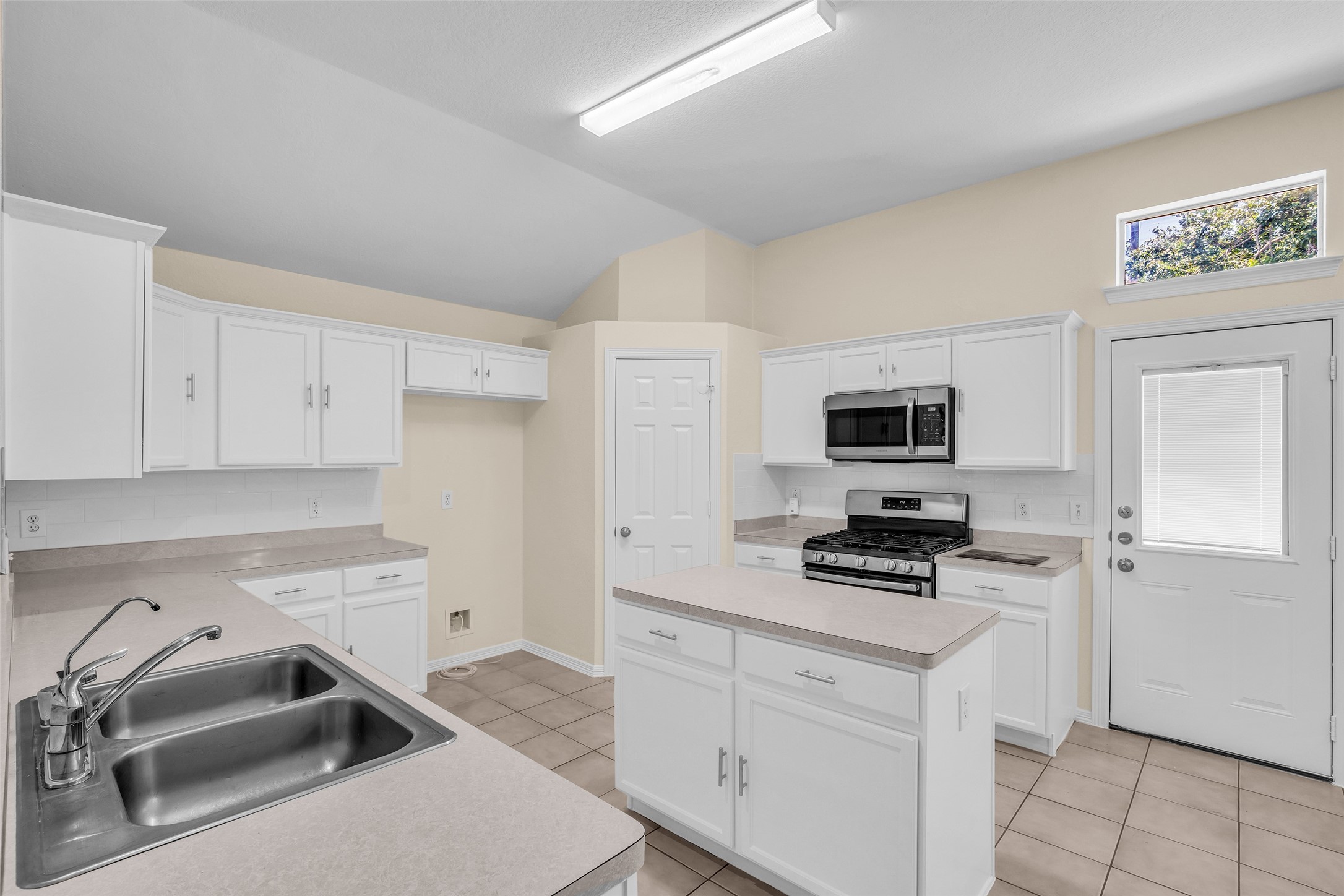 6003 Decker Ridge Court Property Photo 10