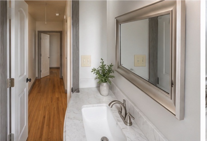 3206 Jarvis Street Property Photo 5