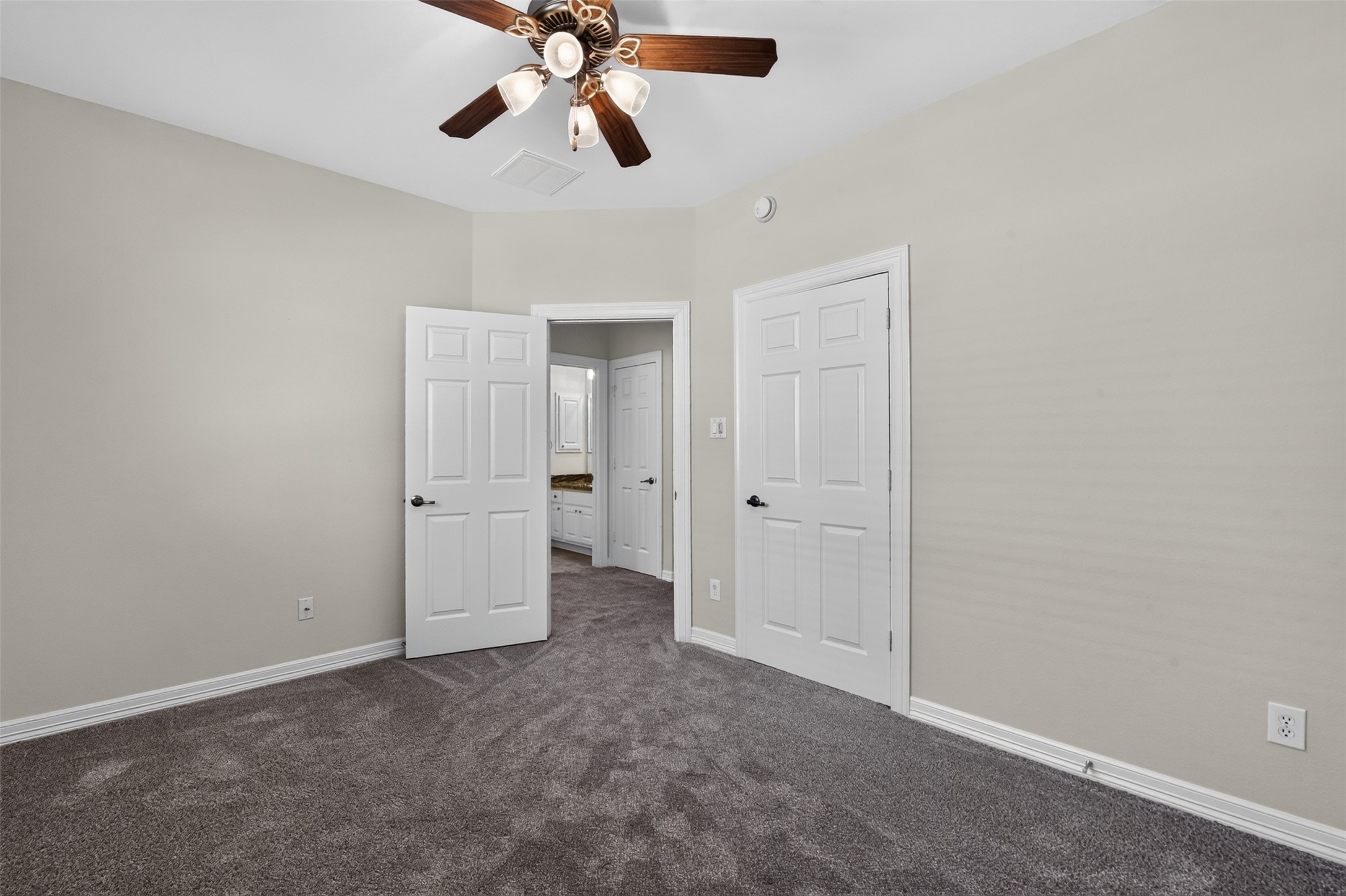 12009 Cedar Creek Drive Property Photo 32