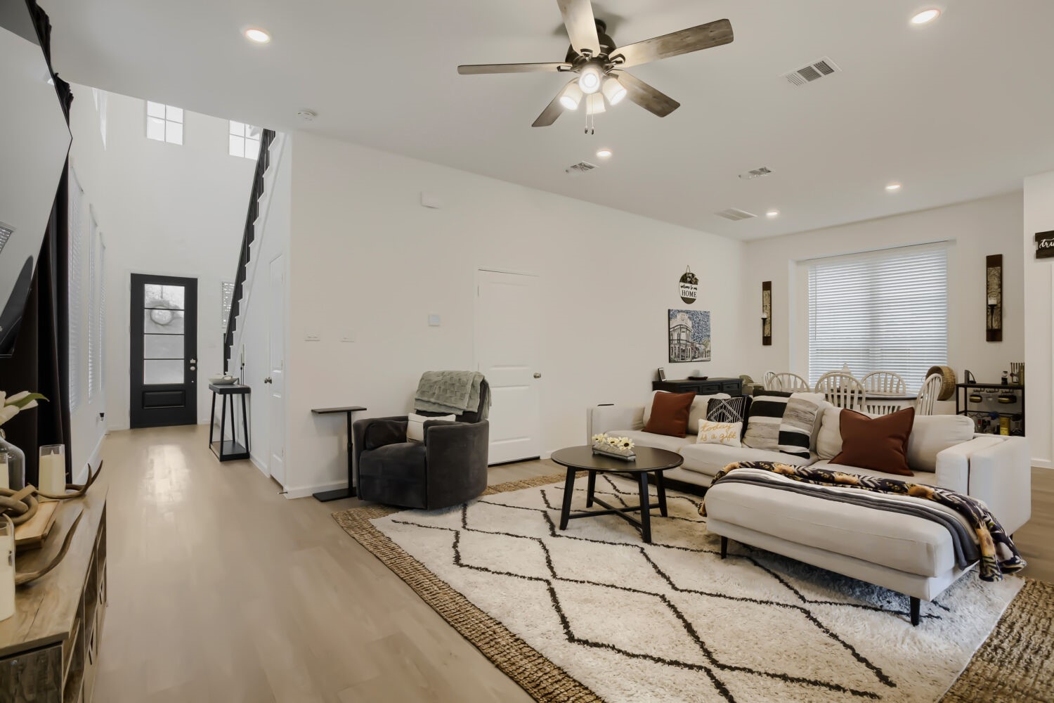 4252 Waterlily Spring Way Property Photo 5