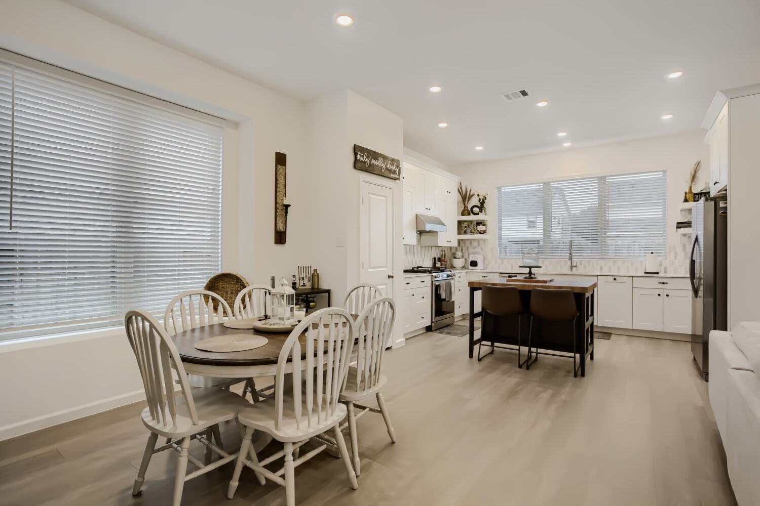 4252 Waterlily Spring Way Property Photo 7