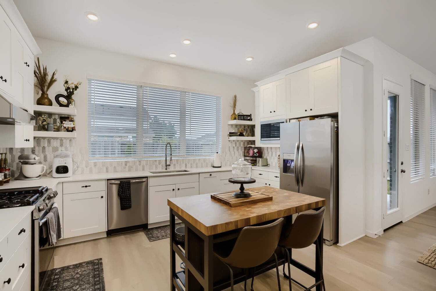 4252 Waterlily Spring Way Property Photo 8
