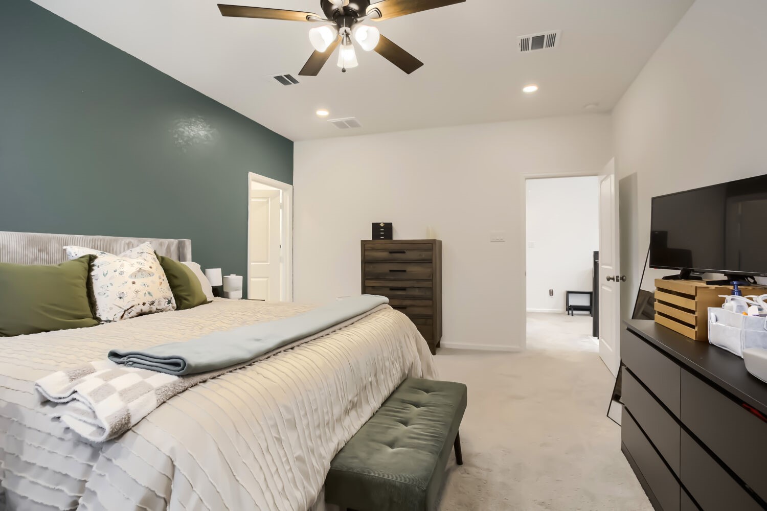 4252 Waterlily Spring Way Property Photo 14