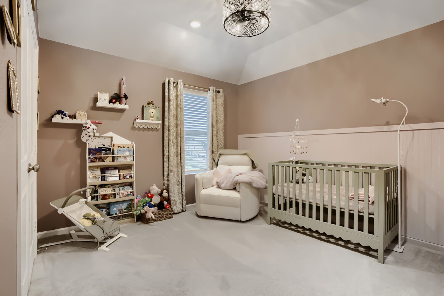 4252 Waterlily Spring Way Property Photo 21