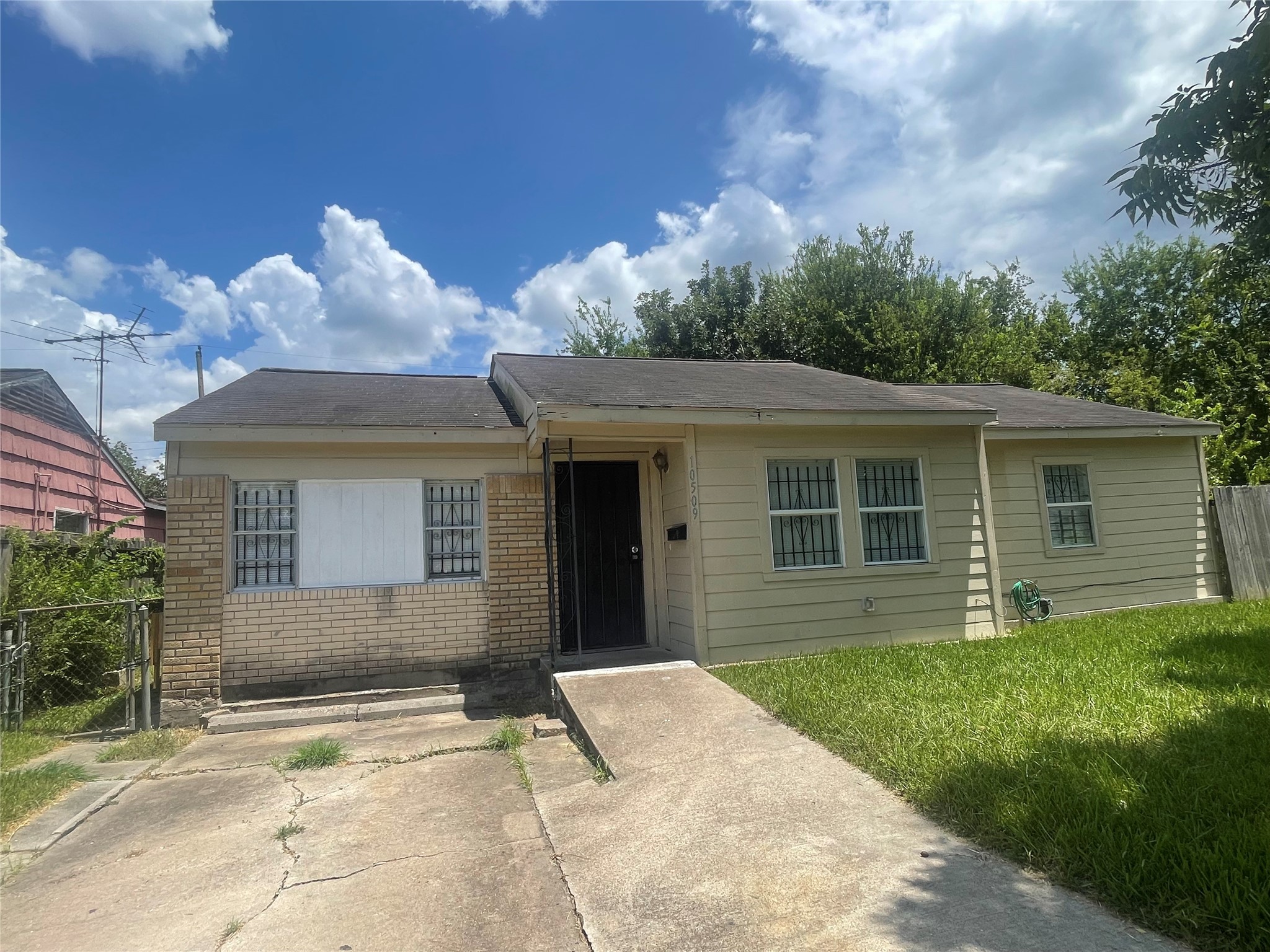 10509 Fairland Drive Property Photo 1