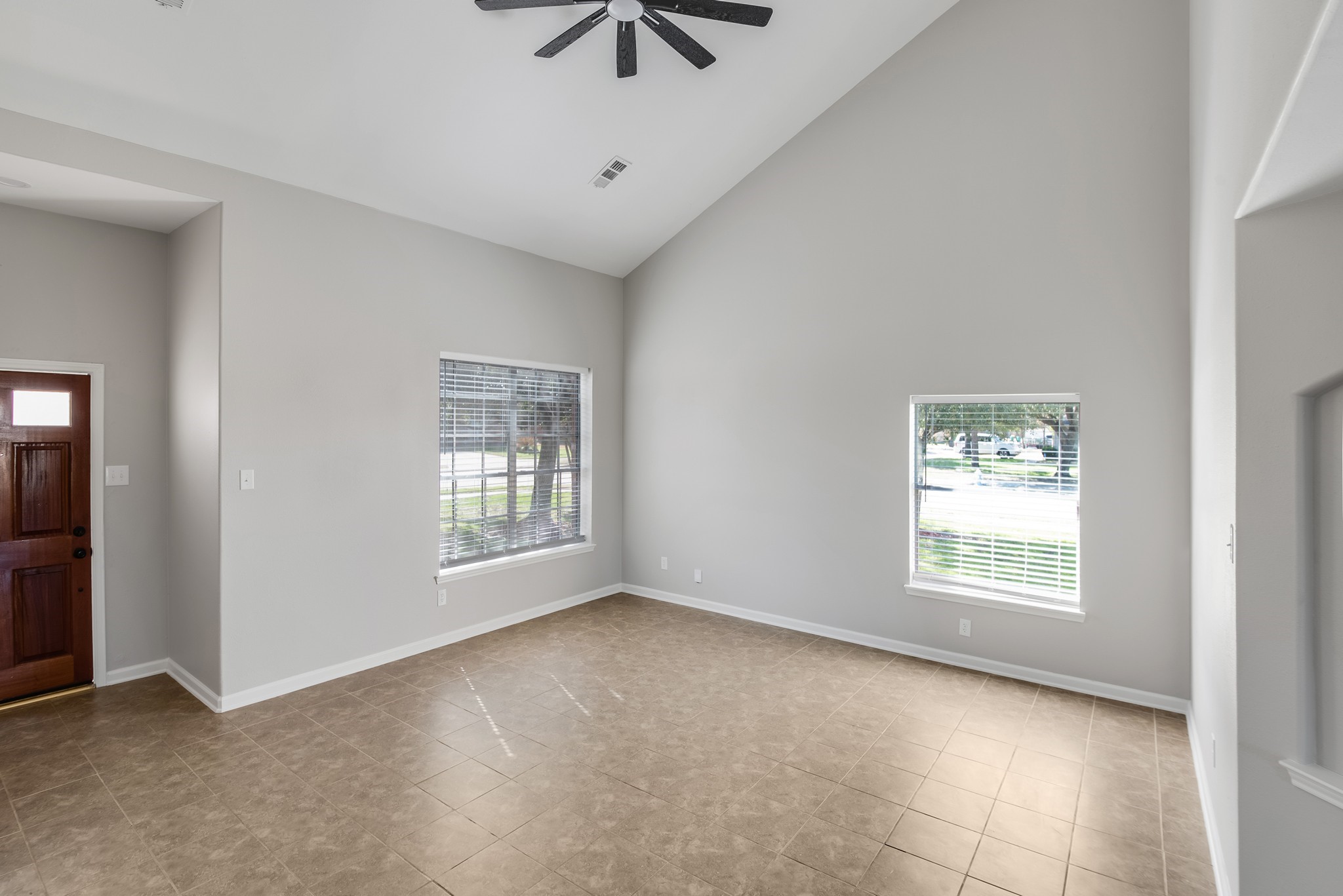 11714 Pinos Altos Drive Property Photo 9