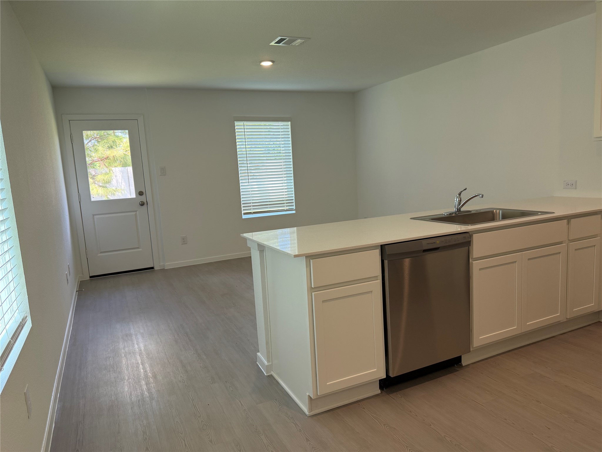957 Pertuso Lane Property Photo 2