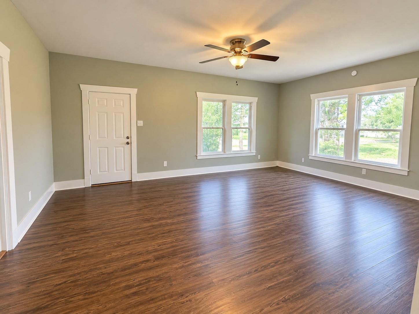 716 Olive Street Property Photo 3