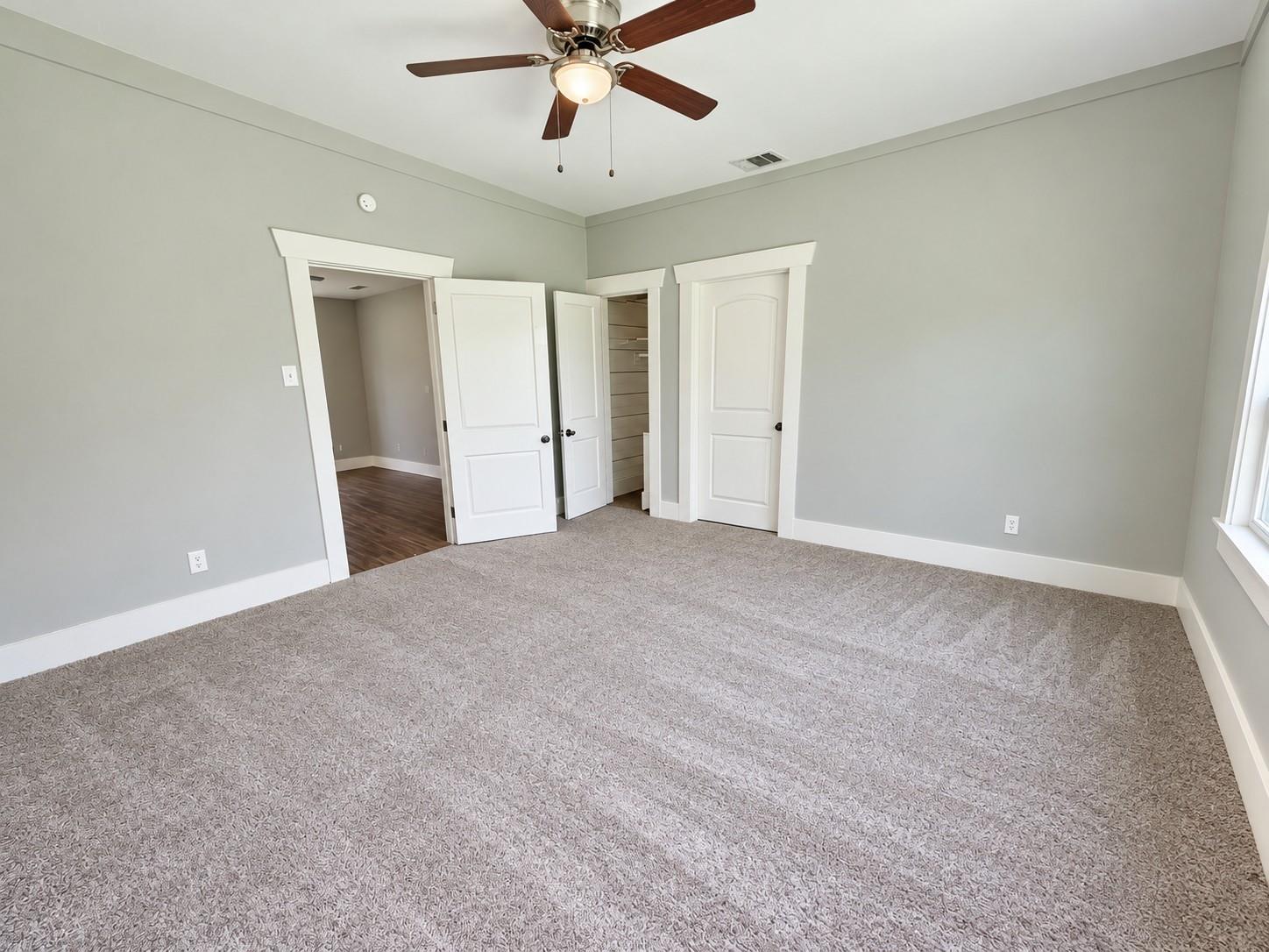 716 Olive Street Property Photo 6