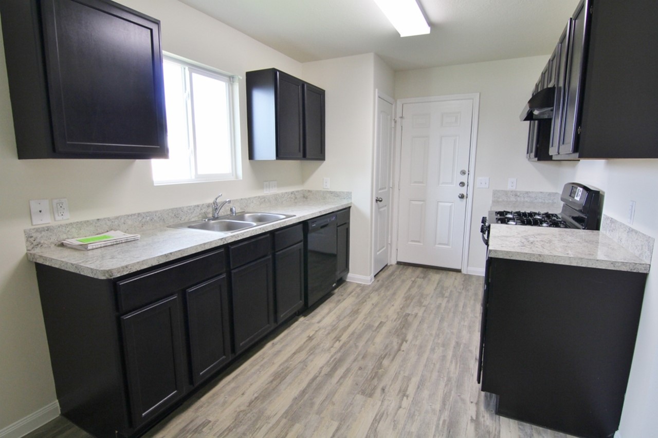 5807 Dawn Light Circle Property Photo 1