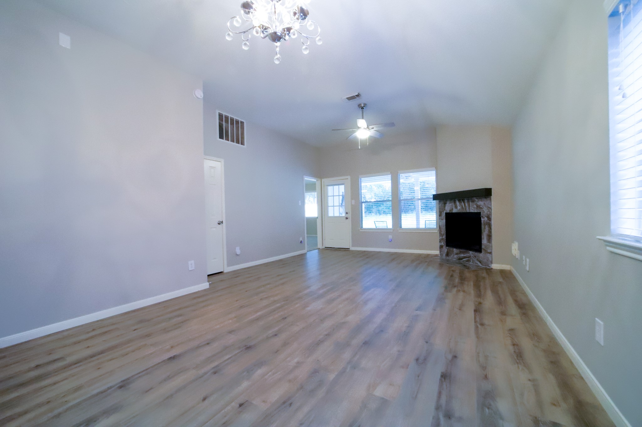 117 Harbour Town Circle Property Photo 2