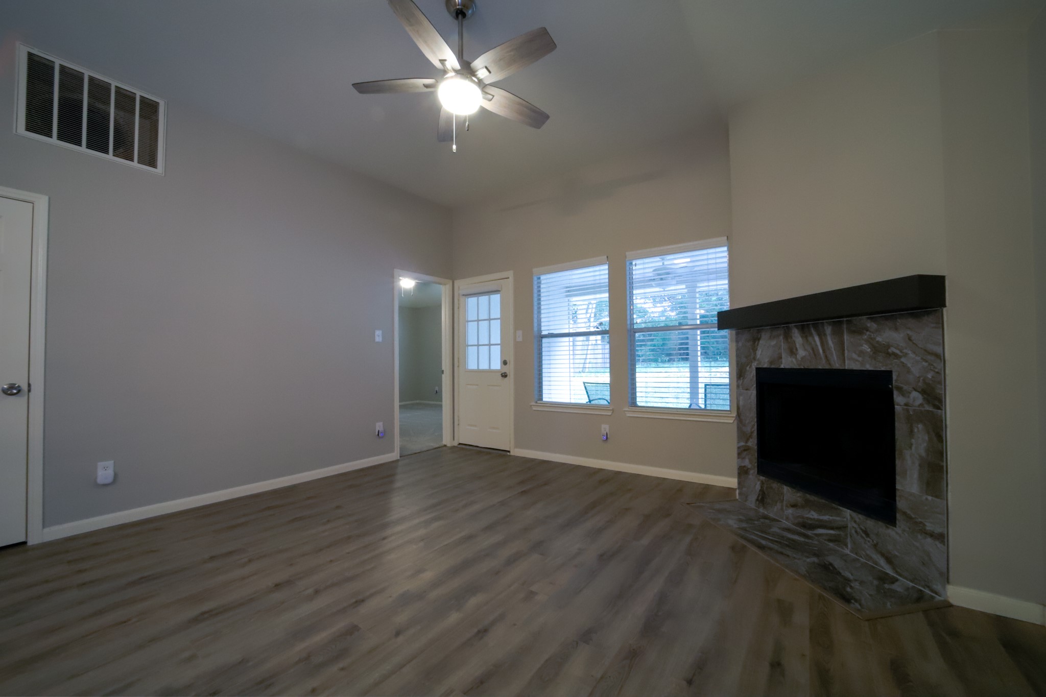 117 Harbour Town Circle Property Photo 3