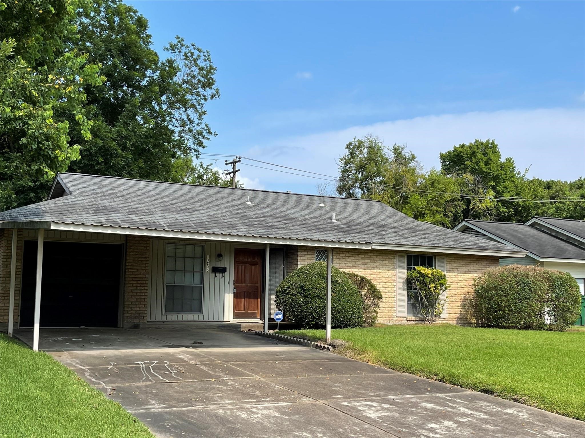 13205 Northumb Road Property Photo 1