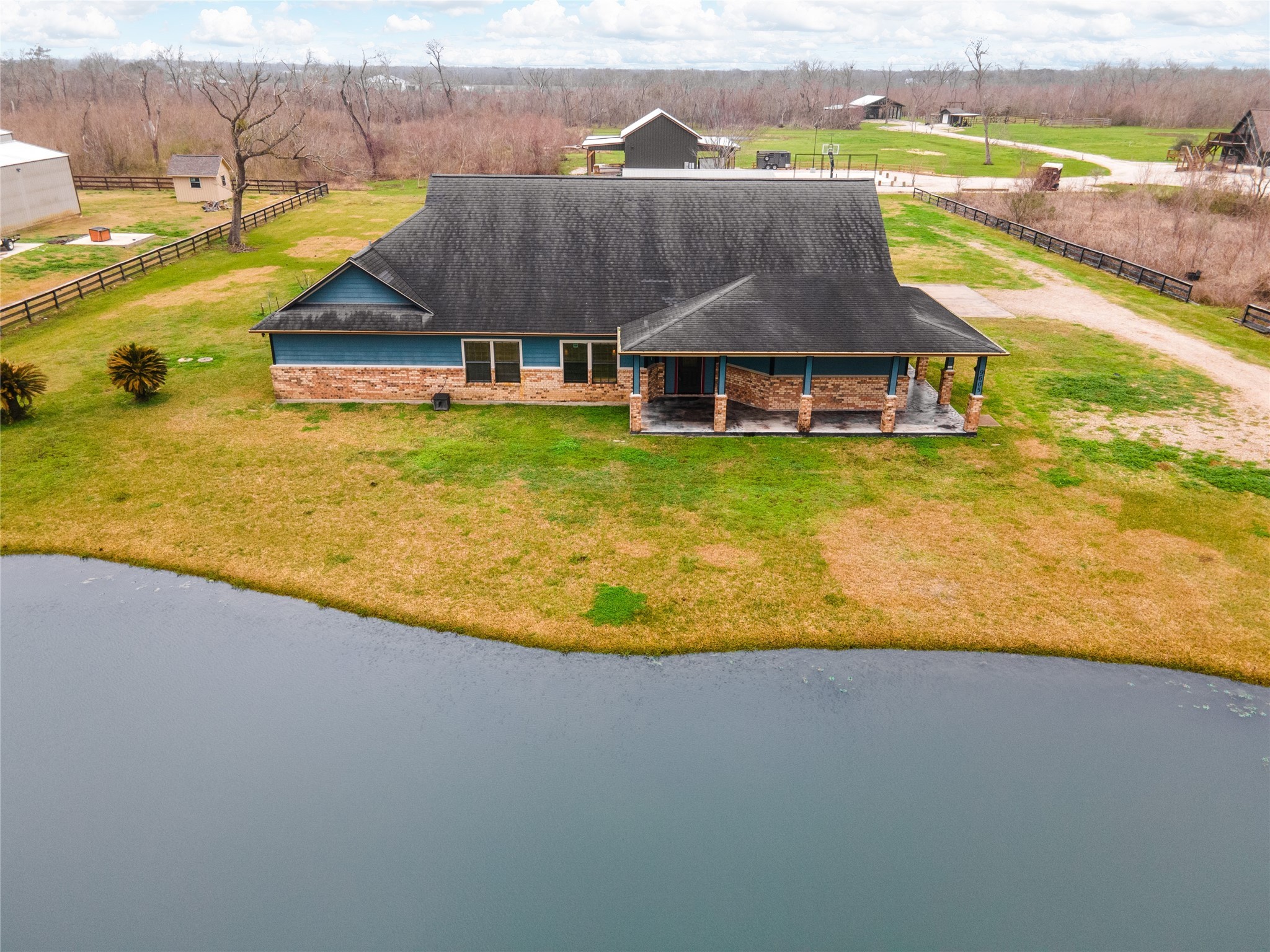 9605 County Road 405 Property Photo 5