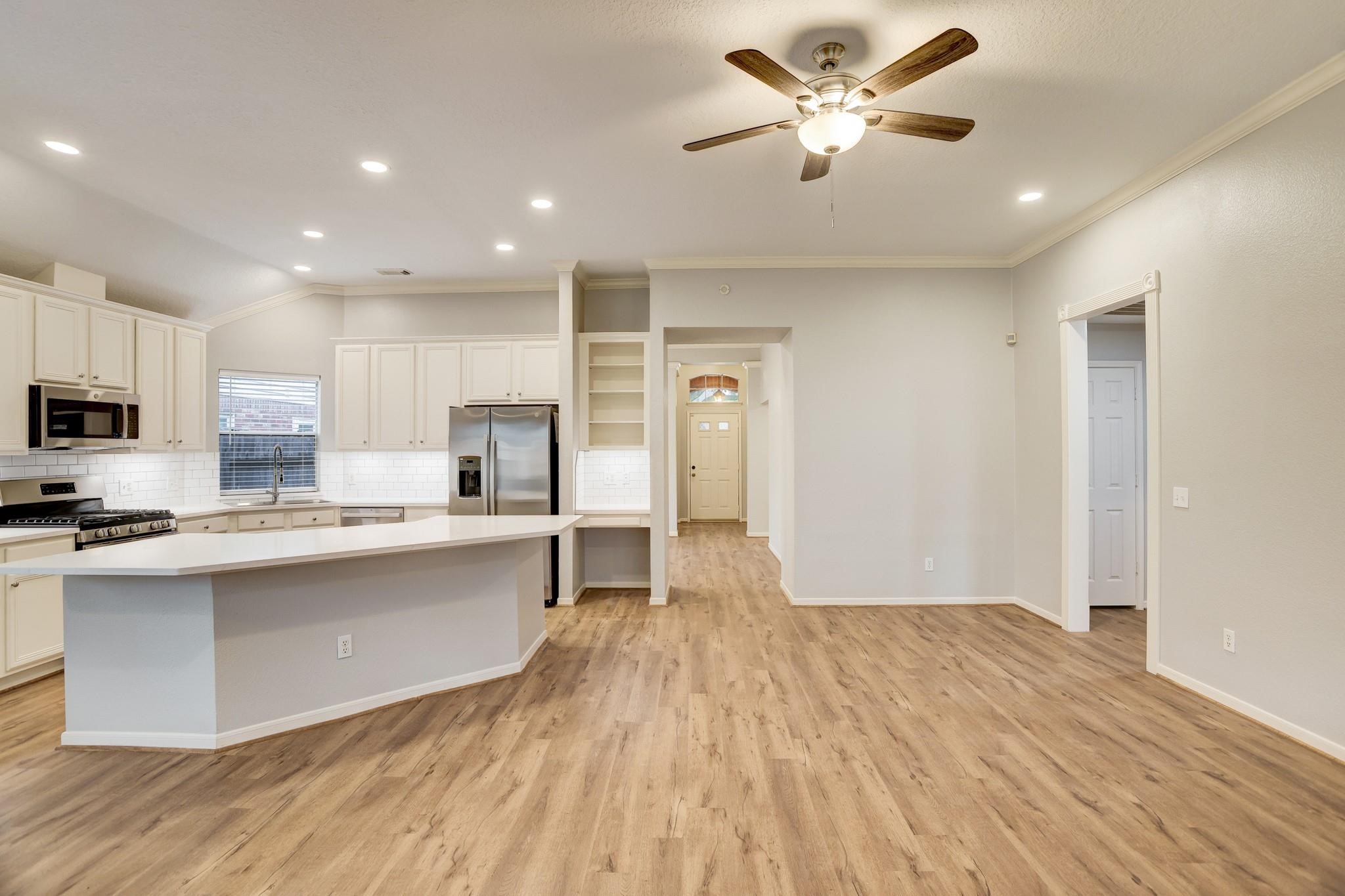 9311 Cabin Creek Drive Property Photo 6