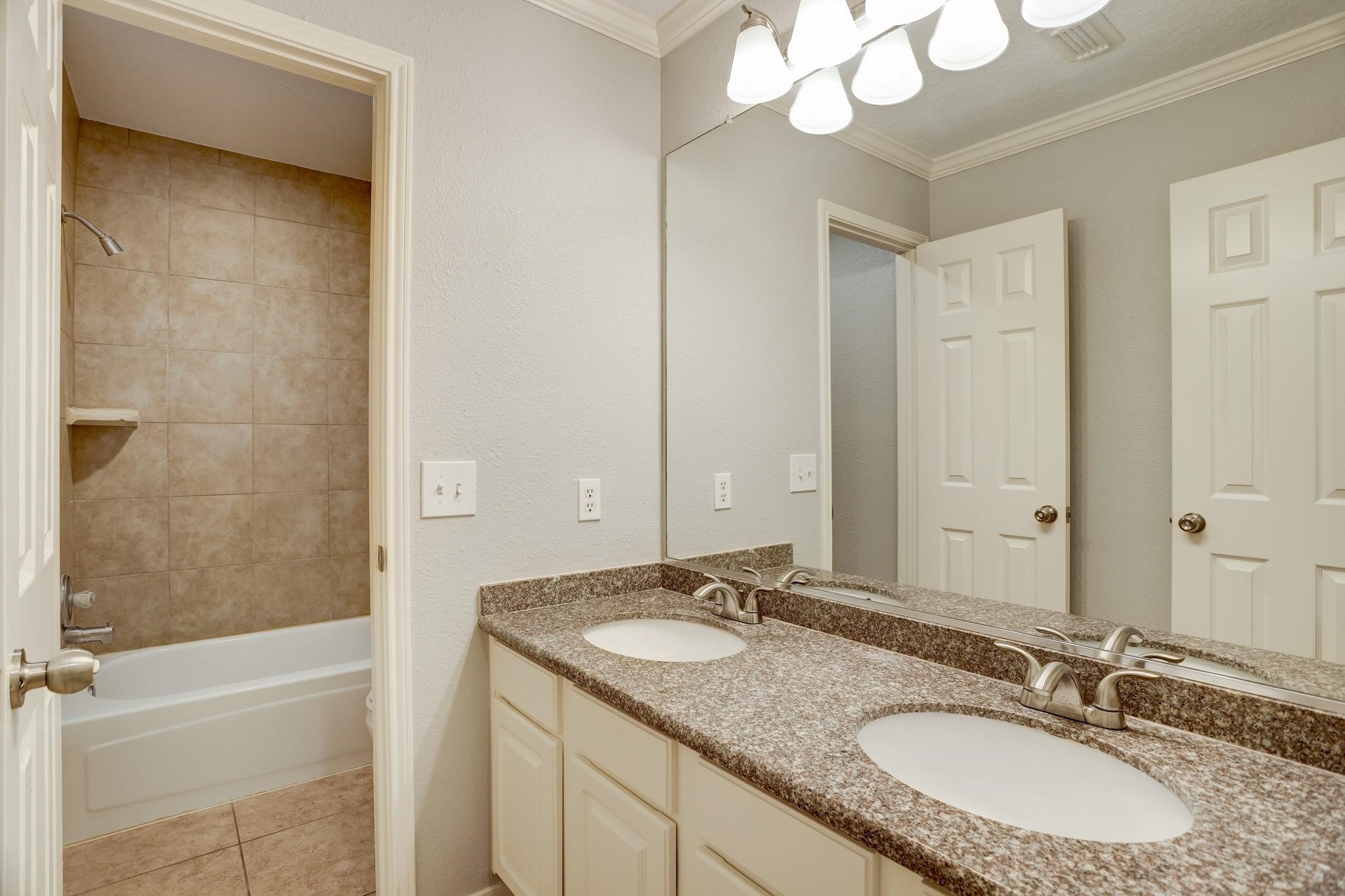 9311 Cabin Creek Drive Property Photo 10