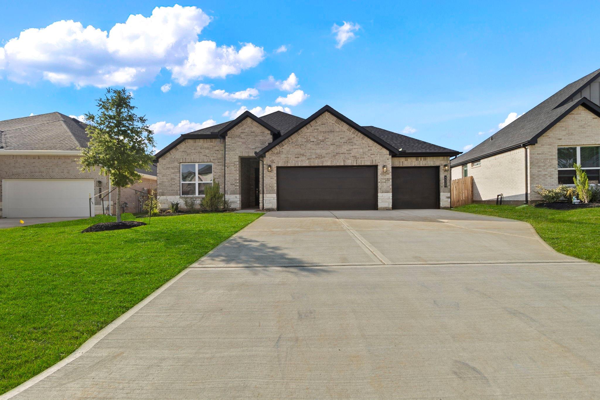 4525 Iguaza Falls Drive, Conroe Tx 77303 Property Photo 1