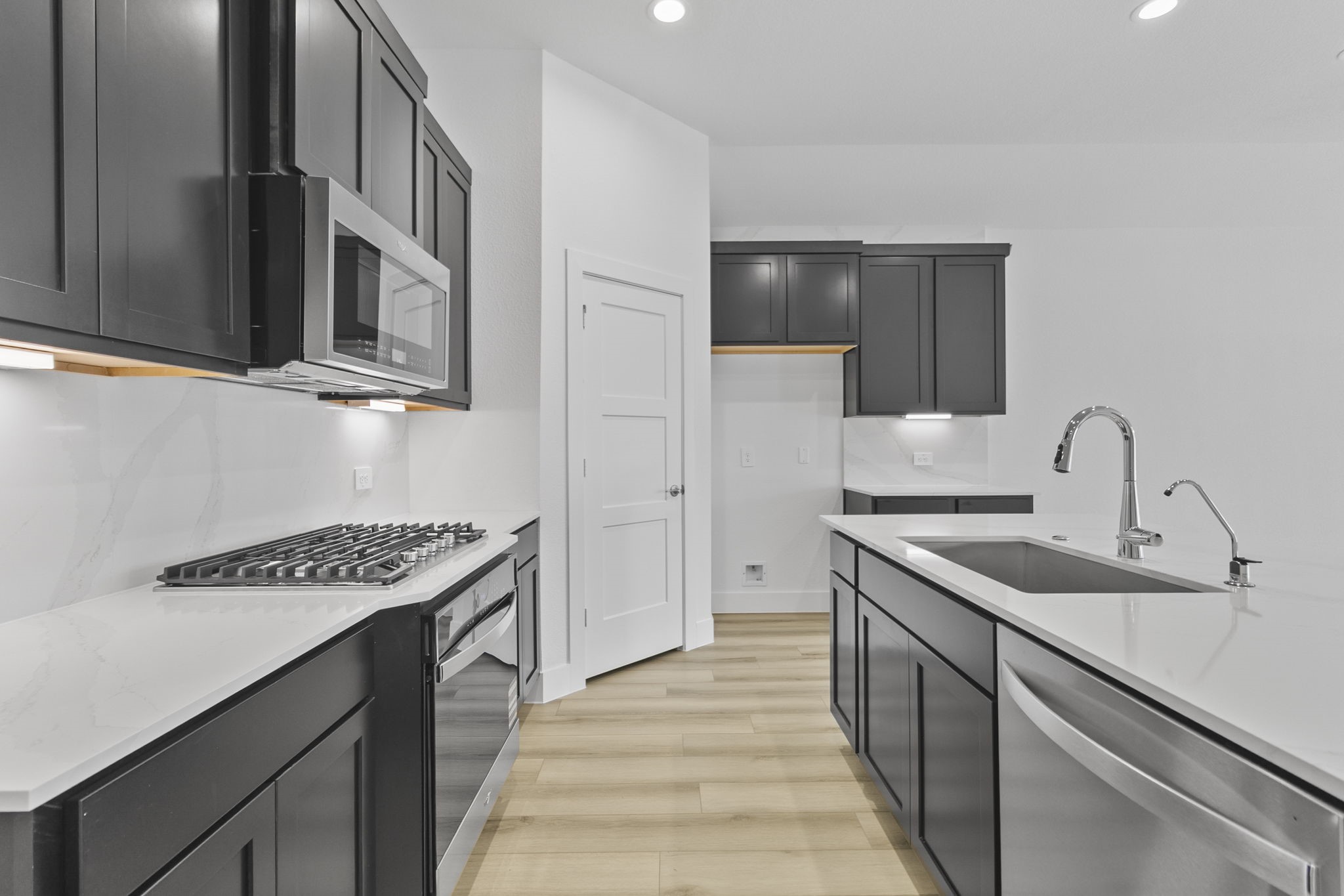 4525 Iguaza Falls Drive Property Photo 11