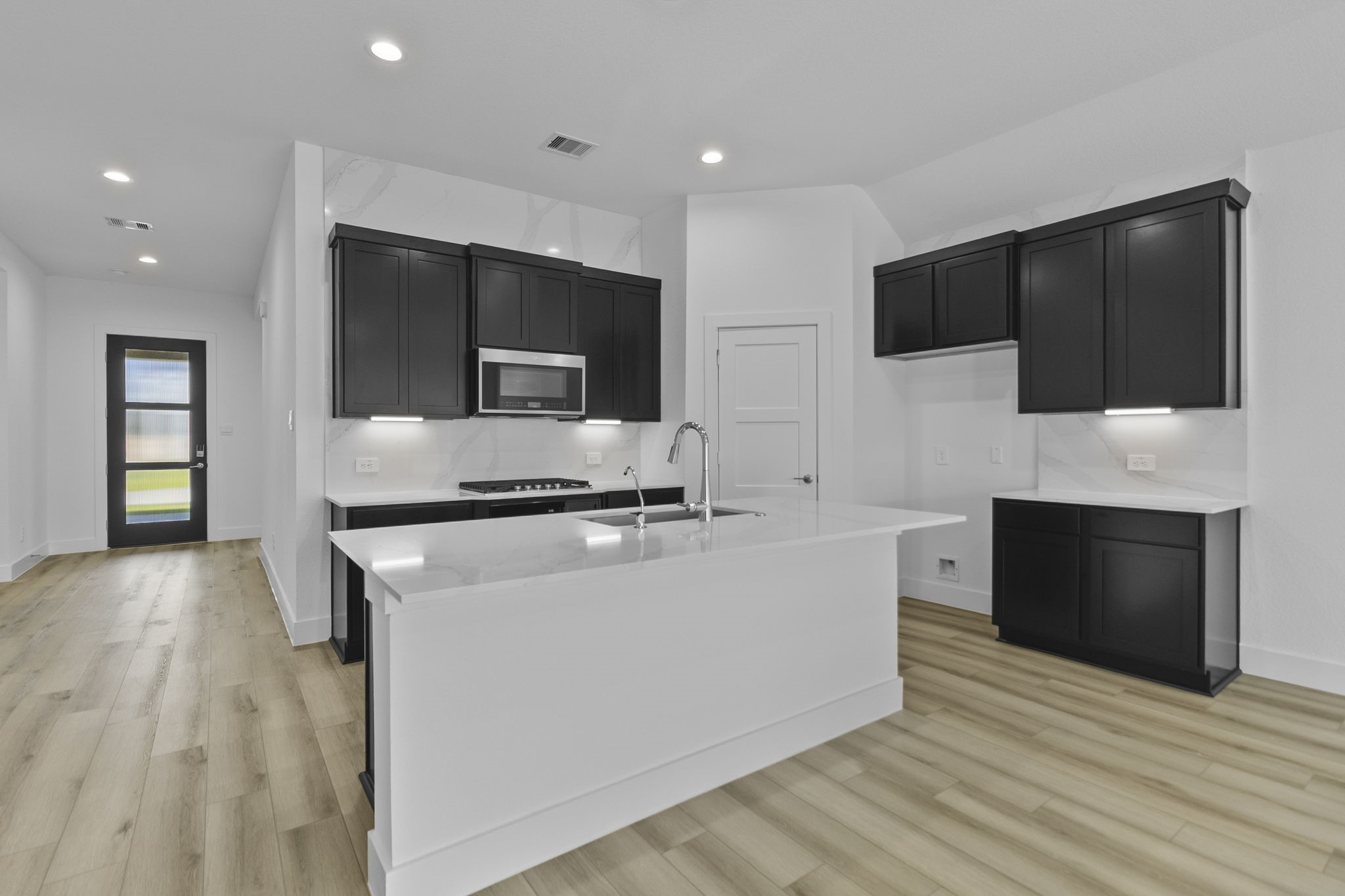 4525 Iguaza Falls Drive Property Photo 12