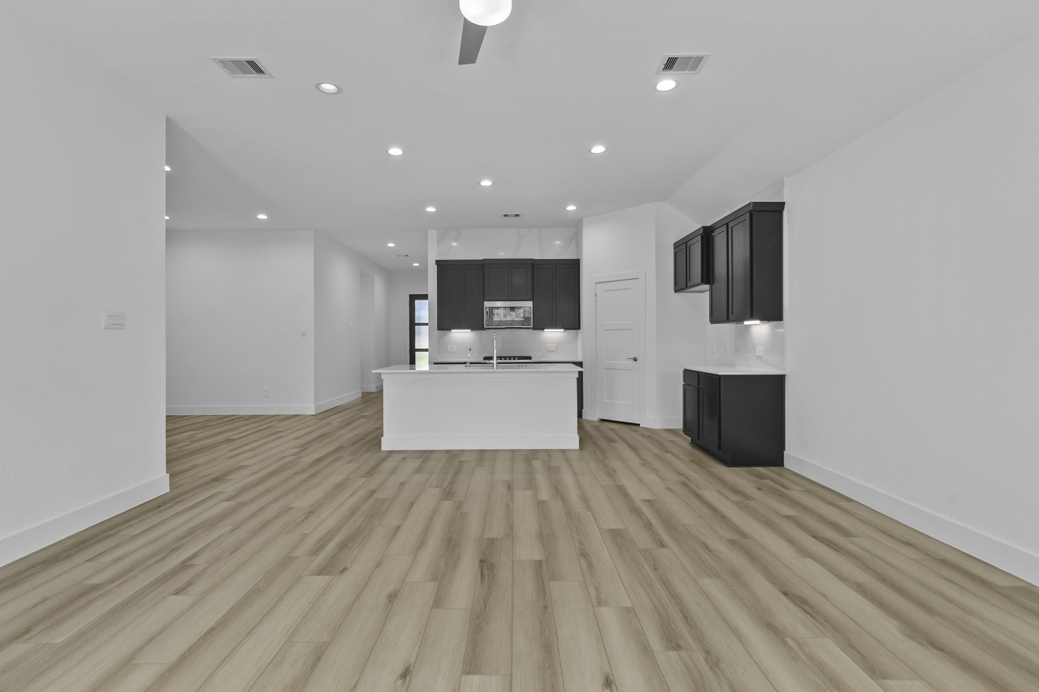 4525 Iguaza Falls Drive Property Photo 15