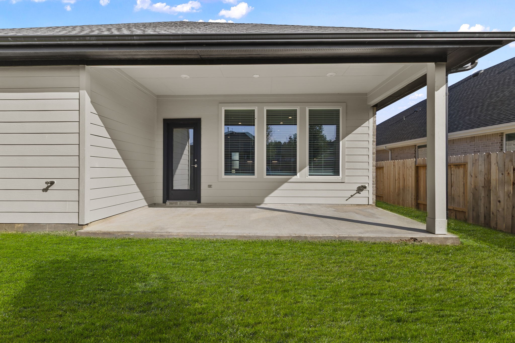 4525 Iguaza Falls Drive Property Photo 23