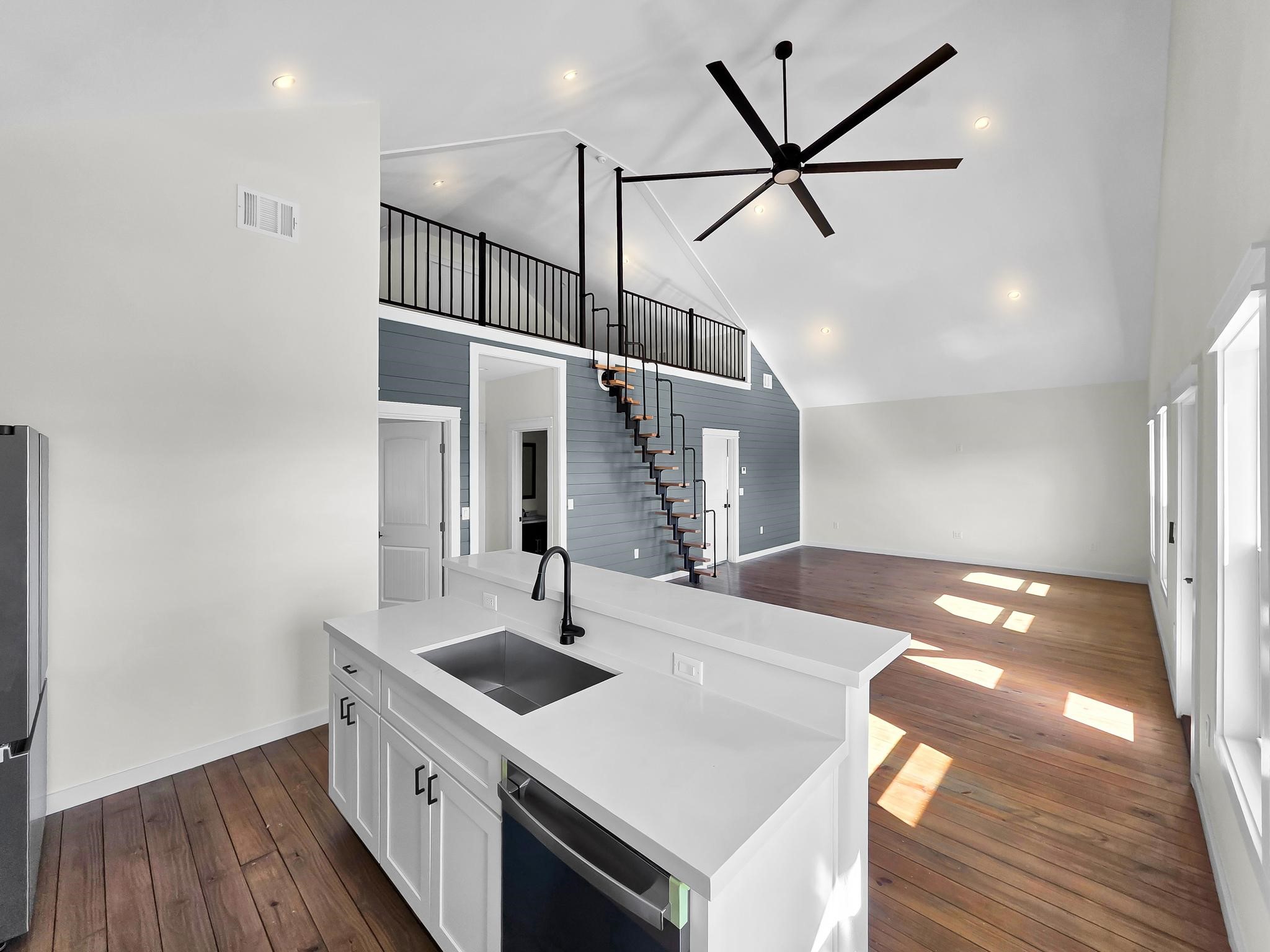 1028 Sunset Circle W Property Photo 32