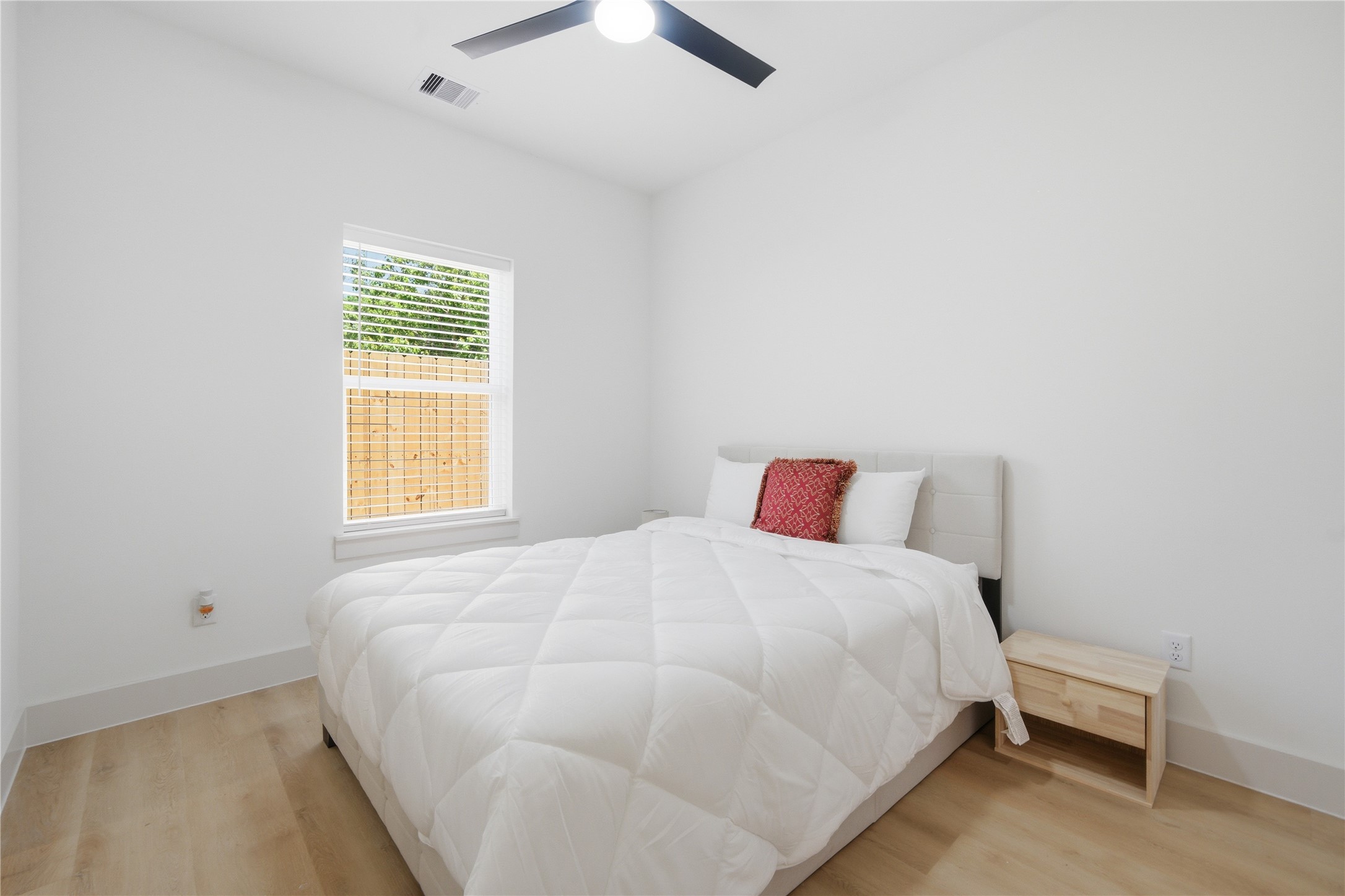 5507 Hershe Street Property Photo 12