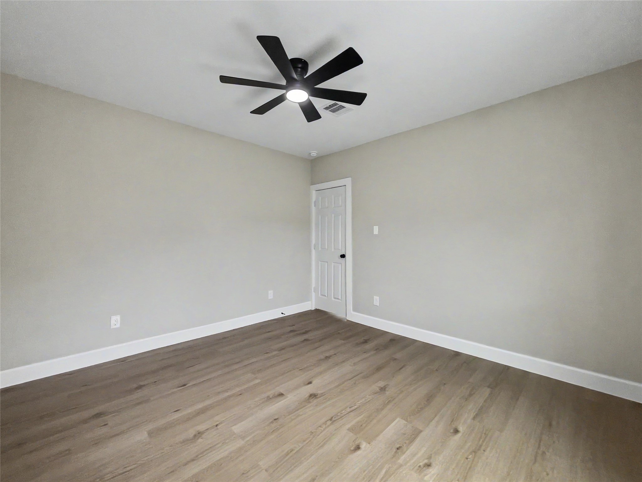 2307 Chestnut Street Property Photo 21