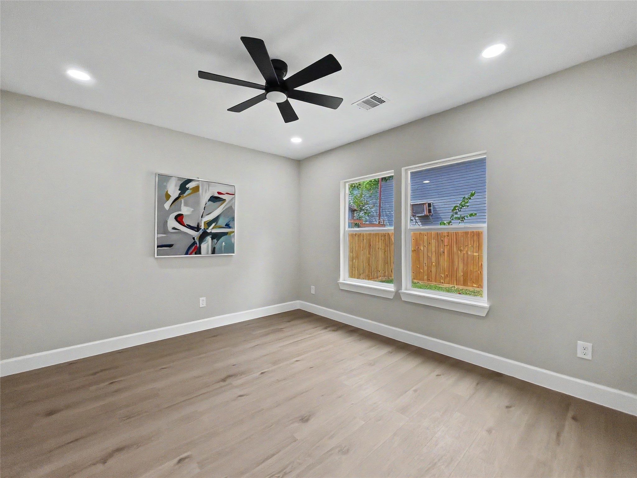 2307 Chestnut Street Property Photo 22