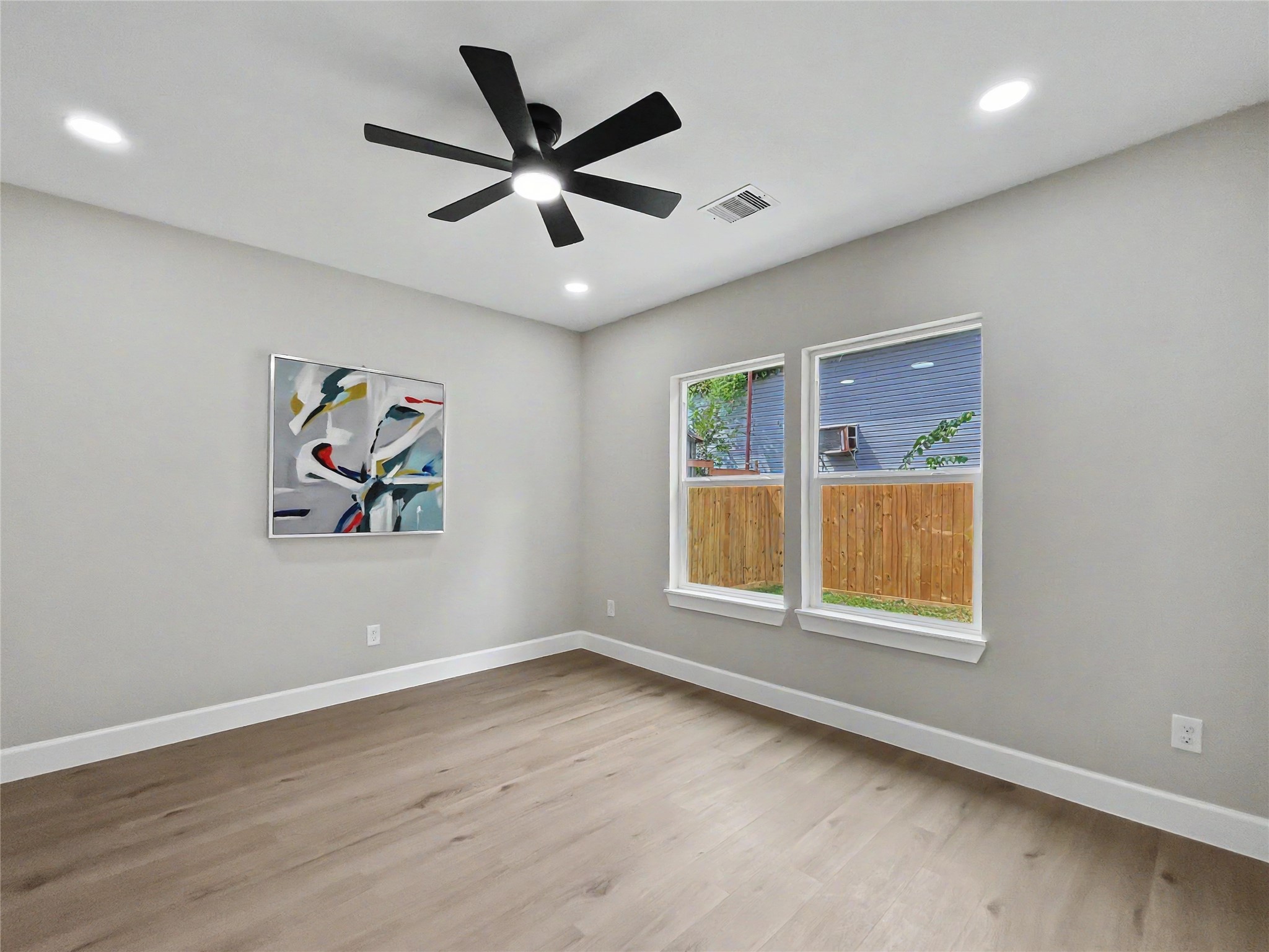 2307 Chestnut Street Property Photo 24