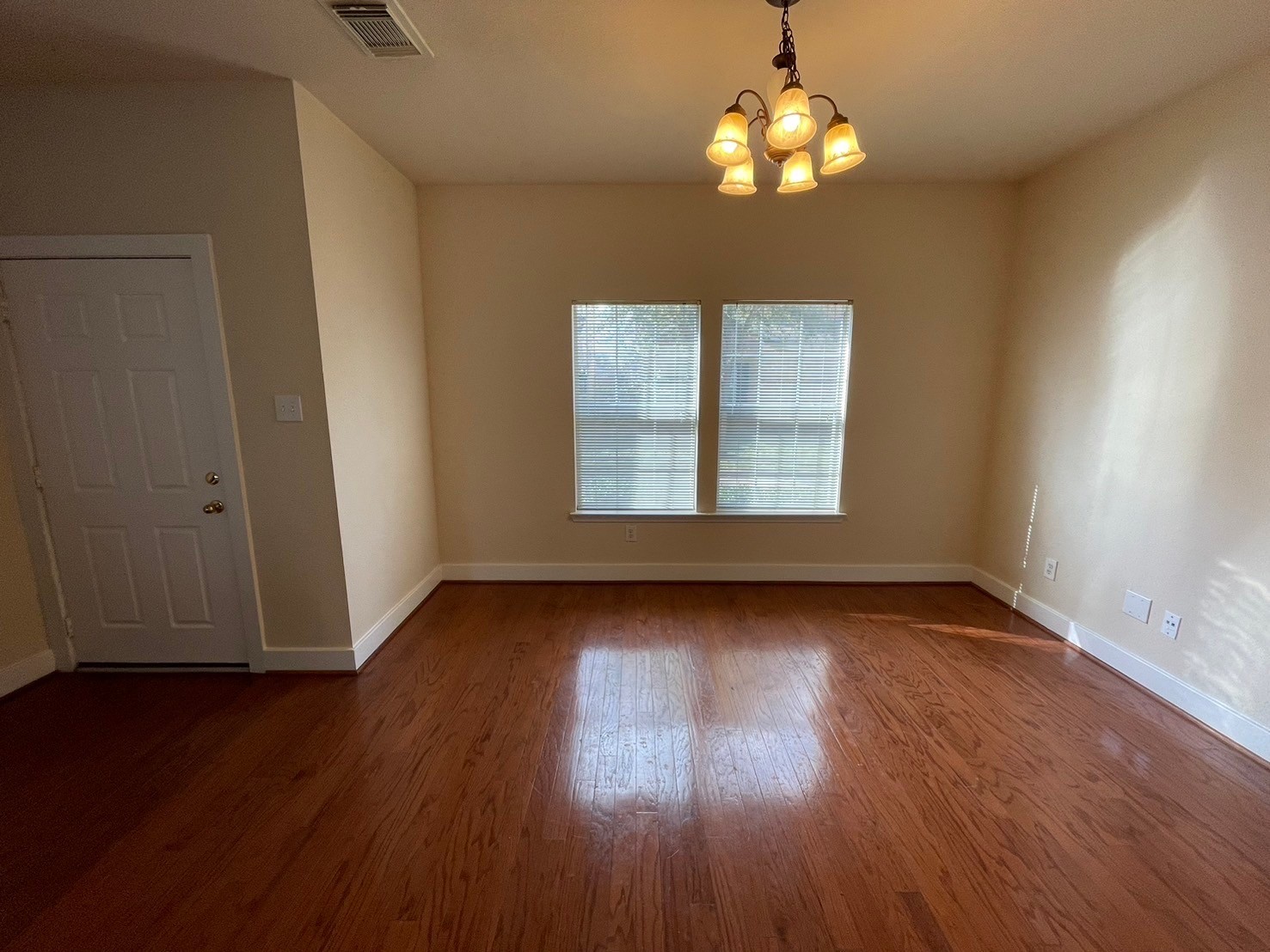 11928 Prior Park Property Photo 6