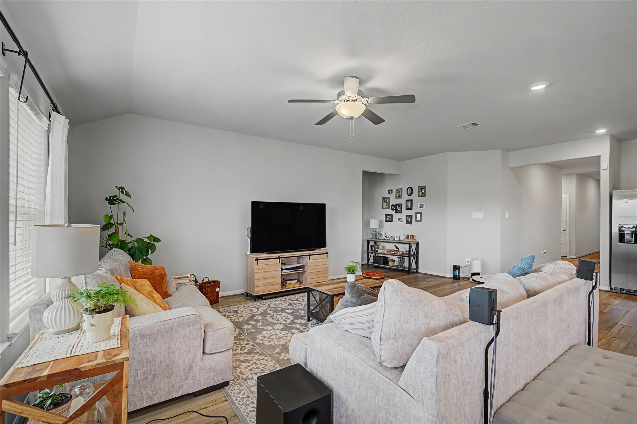 10842 Cliffs View Drive Property Photo 8