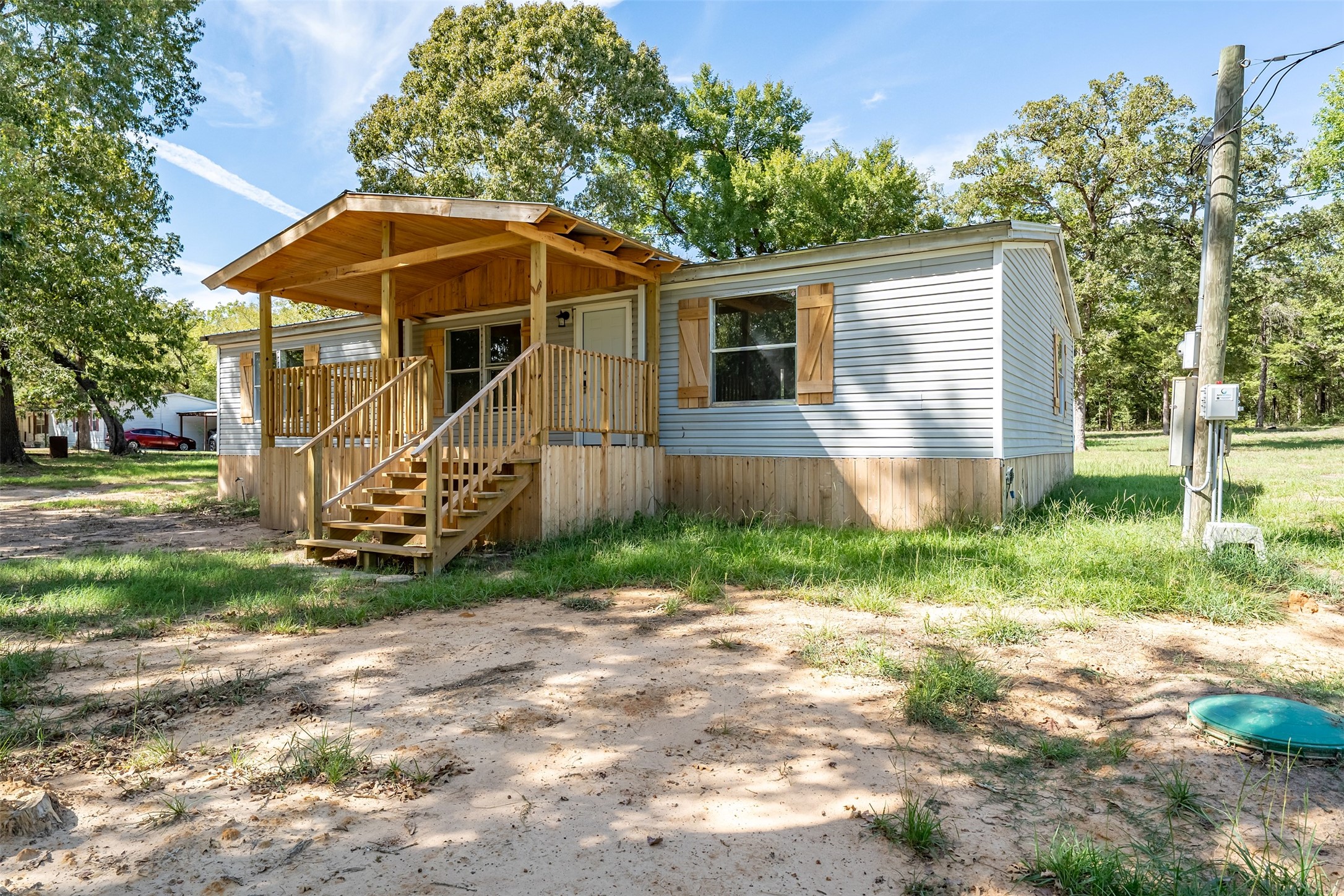 180 County Road 4251 Property Photo 1