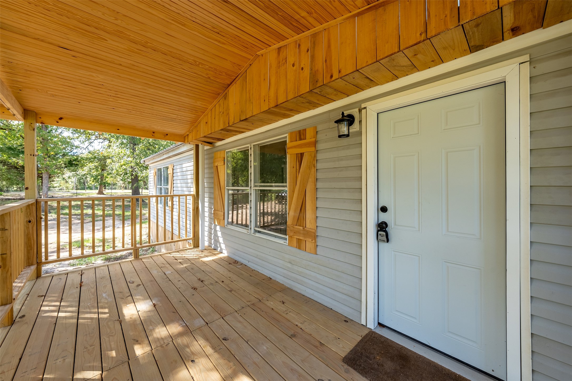 180 County Road 4251 Property Photo 8