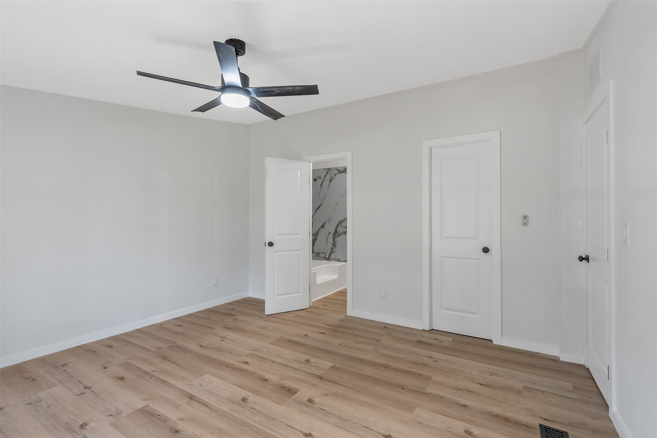 180 County Road 4251 Property Photo 10