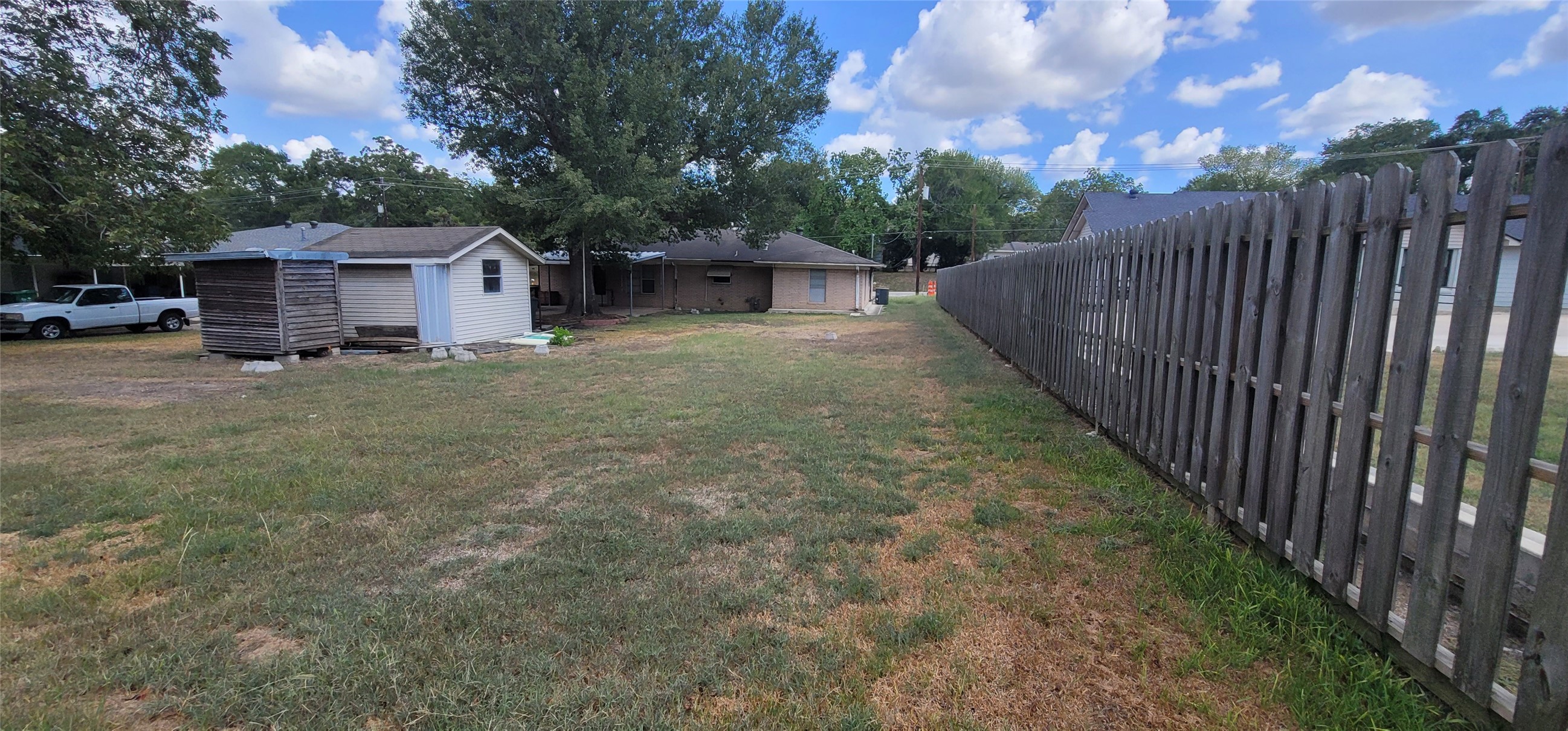 1900 S Day Street Property Photo 15