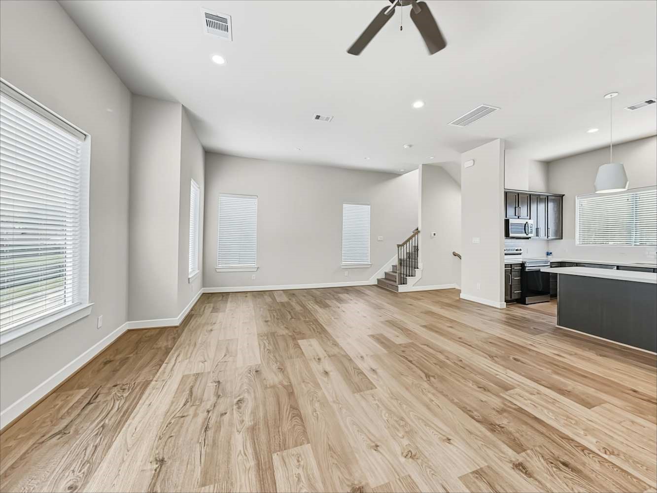 10534 Executive Lake Drive Property Photo 6
