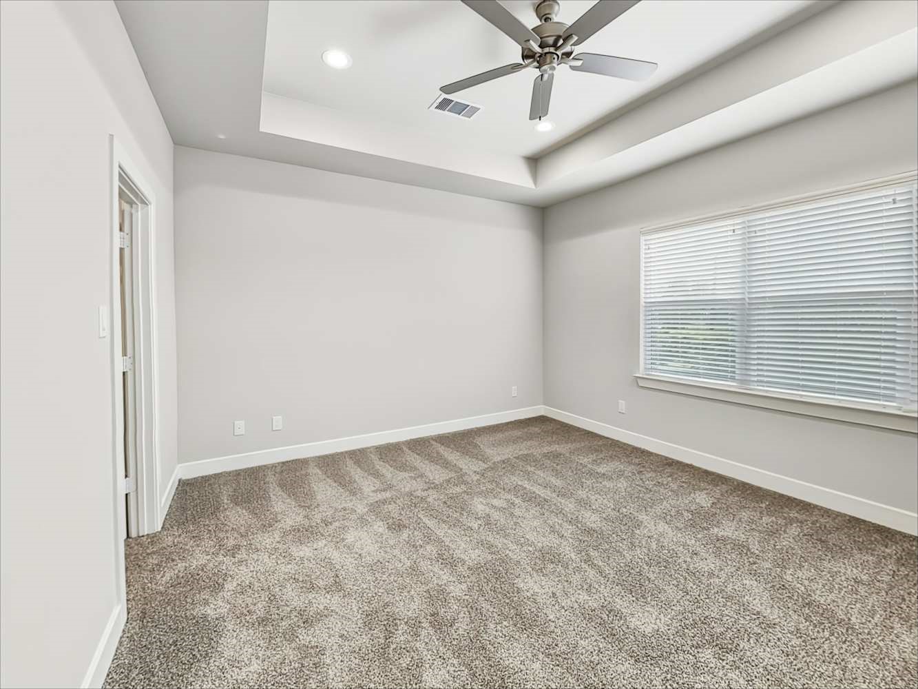 10534 Executive Lake Drive Property Photo 12