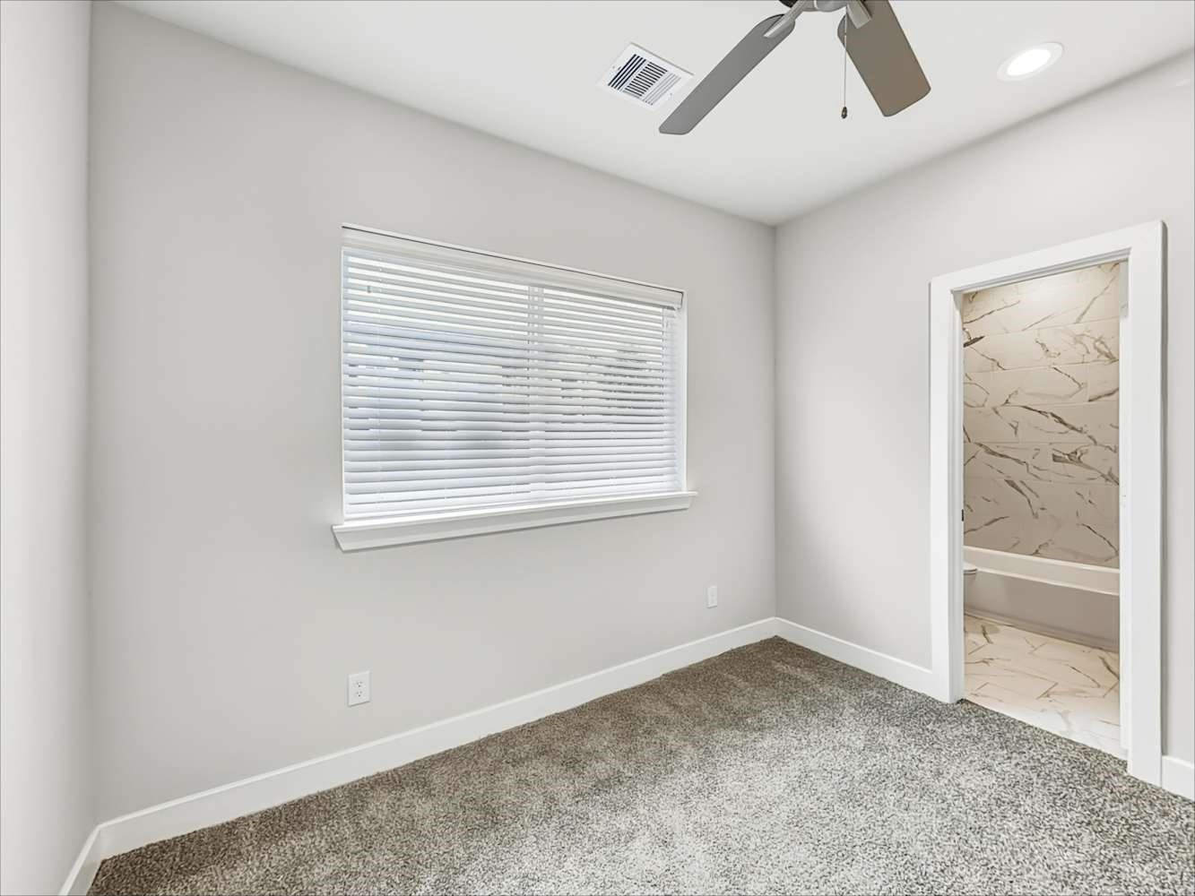10534 Executive Lake Drive Property Photo 15