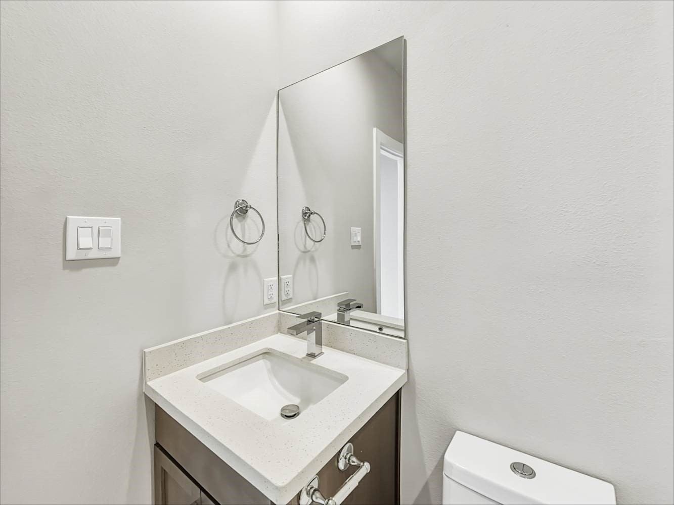 10534 Executive Lake Drive Property Photo 17