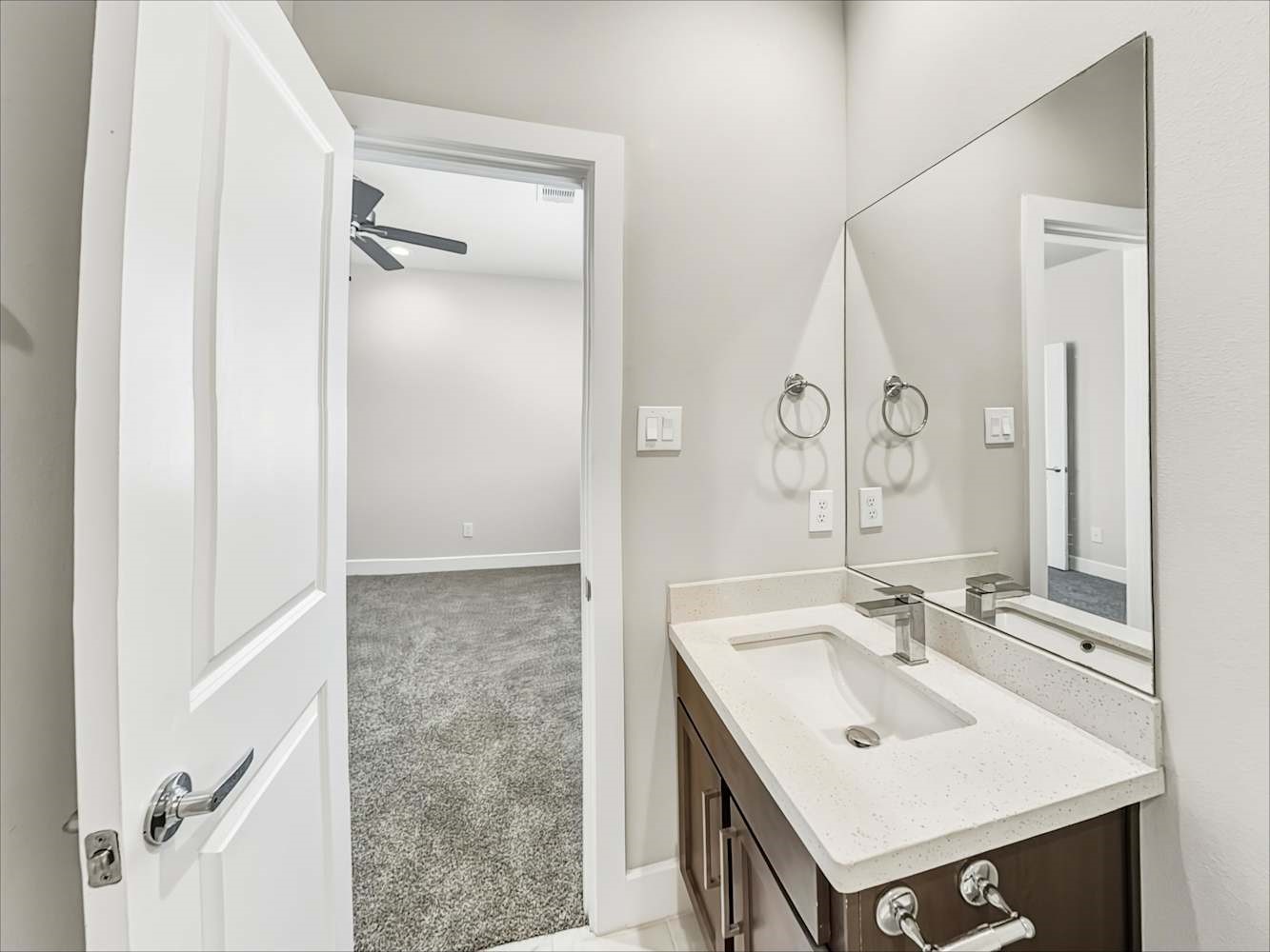 10534 Executive Lake Drive Property Photo 18