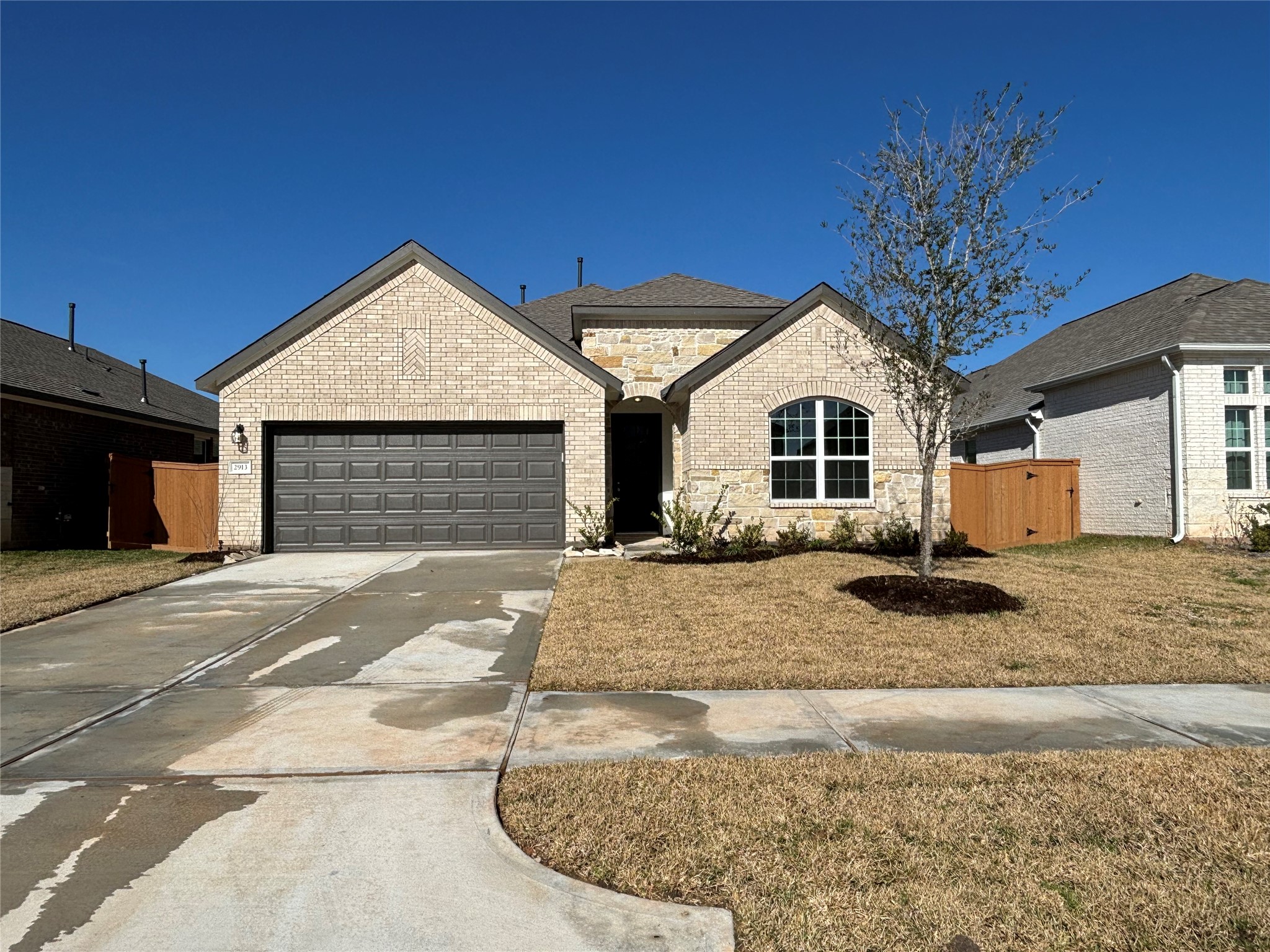 2913 Cliff Ridge Lane Property Photo 1