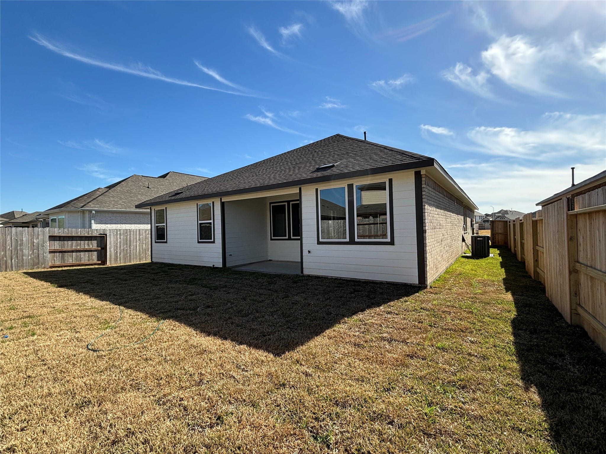 2913 Cliff Ridge Lane Property Photo 2