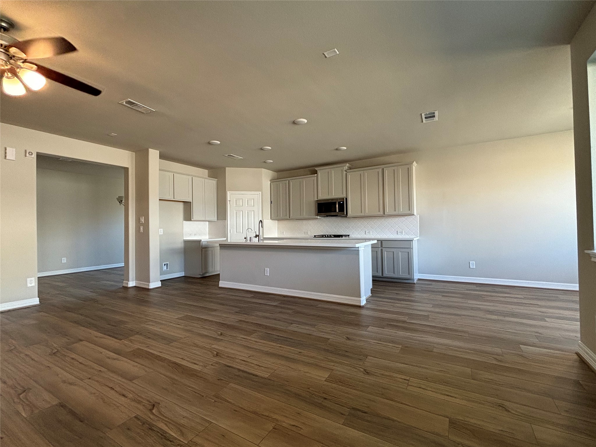 2913 Cliff Ridge Lane Property Photo 5