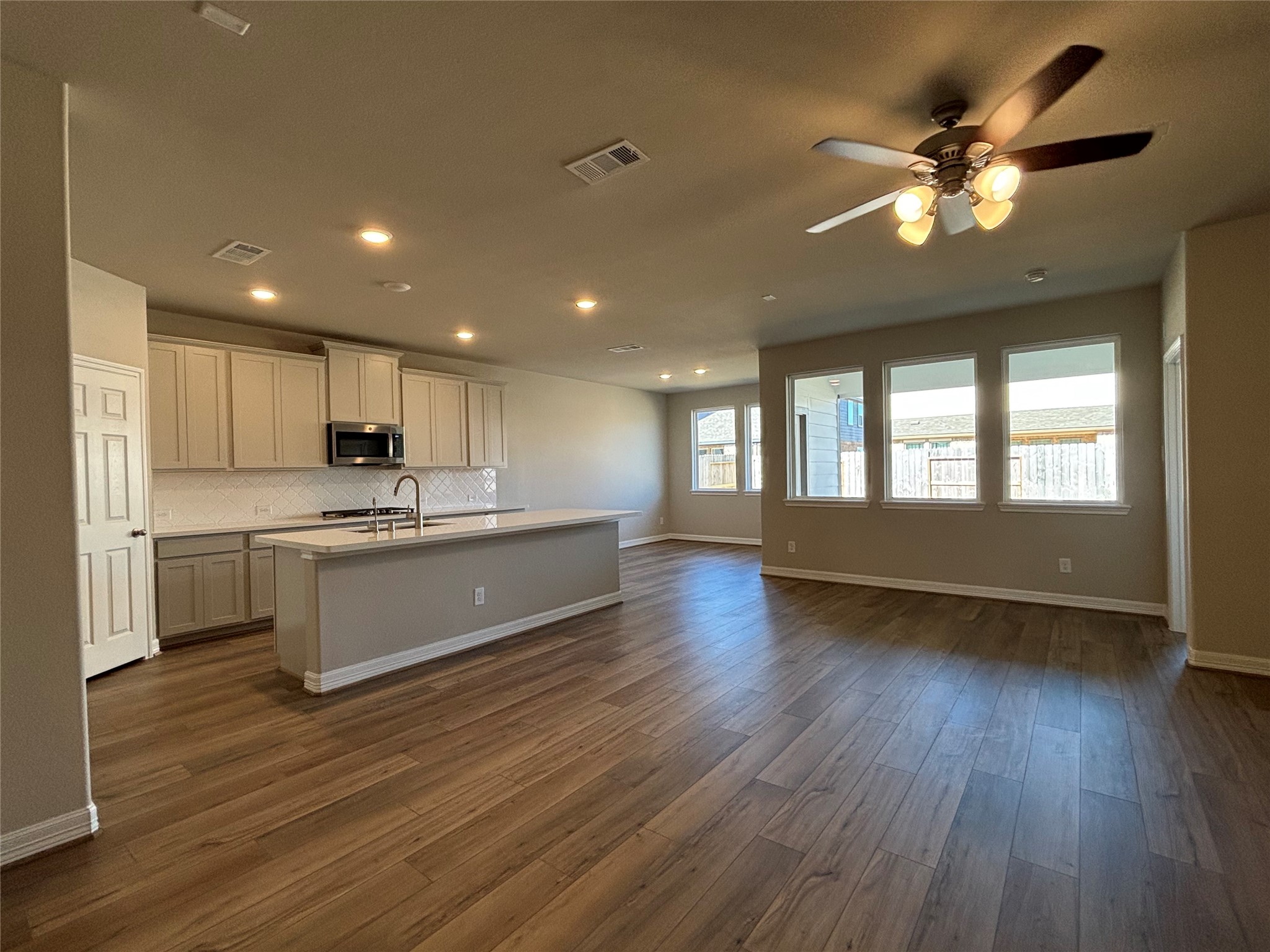2913 Cliff Ridge Lane Property Photo 6